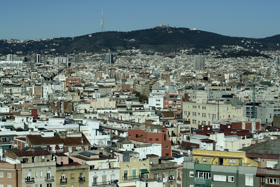 Barcelona : Cliffside View